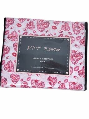 Betsey Johnson Full Sheet Set Lipstick Kiss Hearts Pink  Bedding 4 Piece